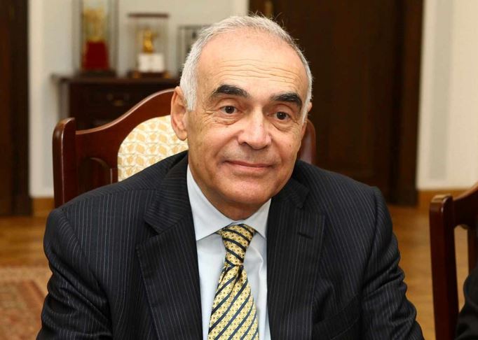 محمد كامل عمرو